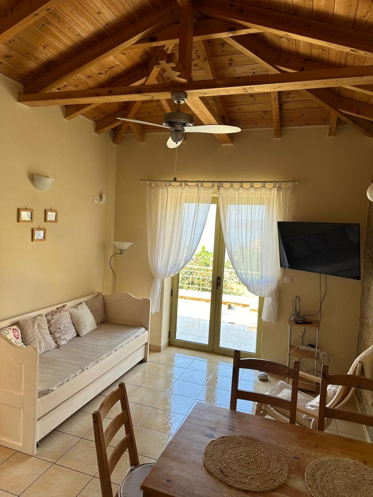 Amoni Holiday Homes Kardhamili Buitenkant foto