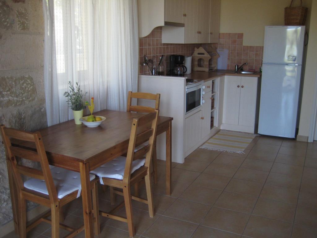 Amoni Holiday Homes Kardhamili Buitenkant foto