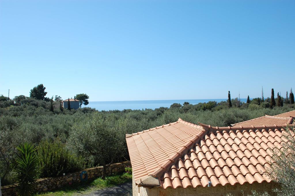 Amoni Holiday Homes Kardhamili Buitenkant foto