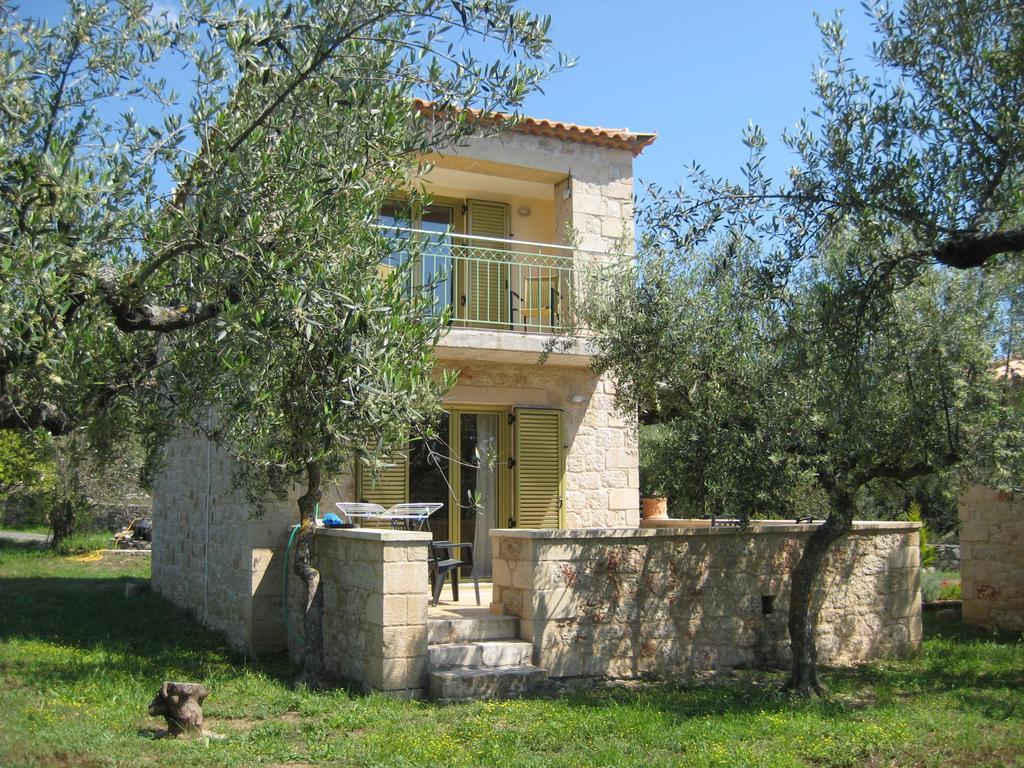 Amoni Holiday Homes Kardhamili Buitenkant foto