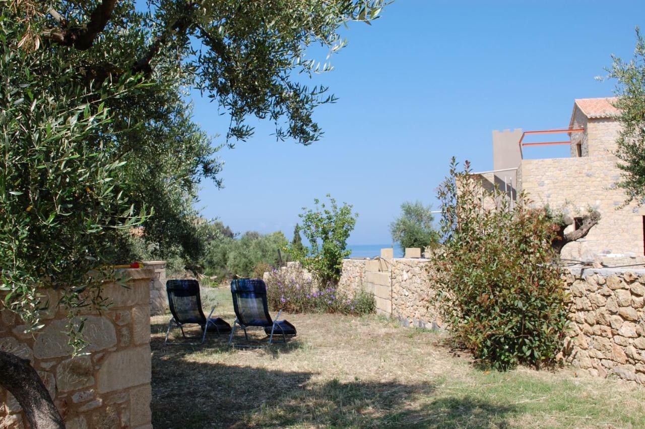 Amoni Holiday Homes Kardhamili Buitenkant foto