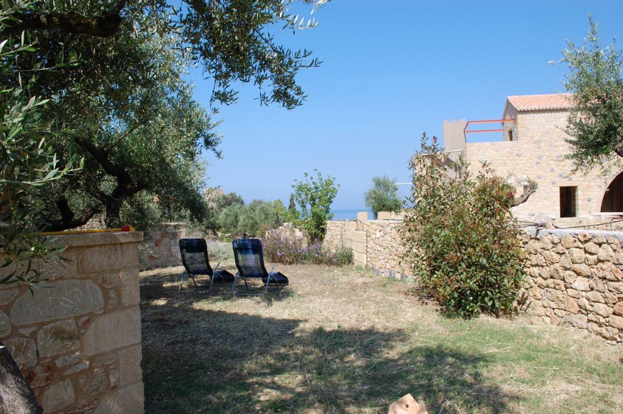 Amoni Holiday Homes Kardhamili Buitenkant foto