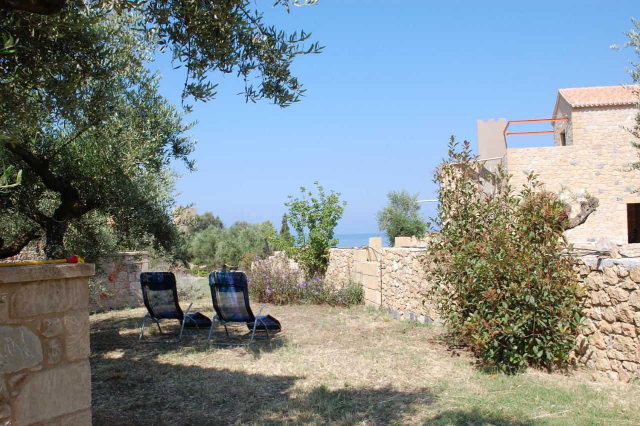 Amoni Holiday Homes Kardhamili Buitenkant foto